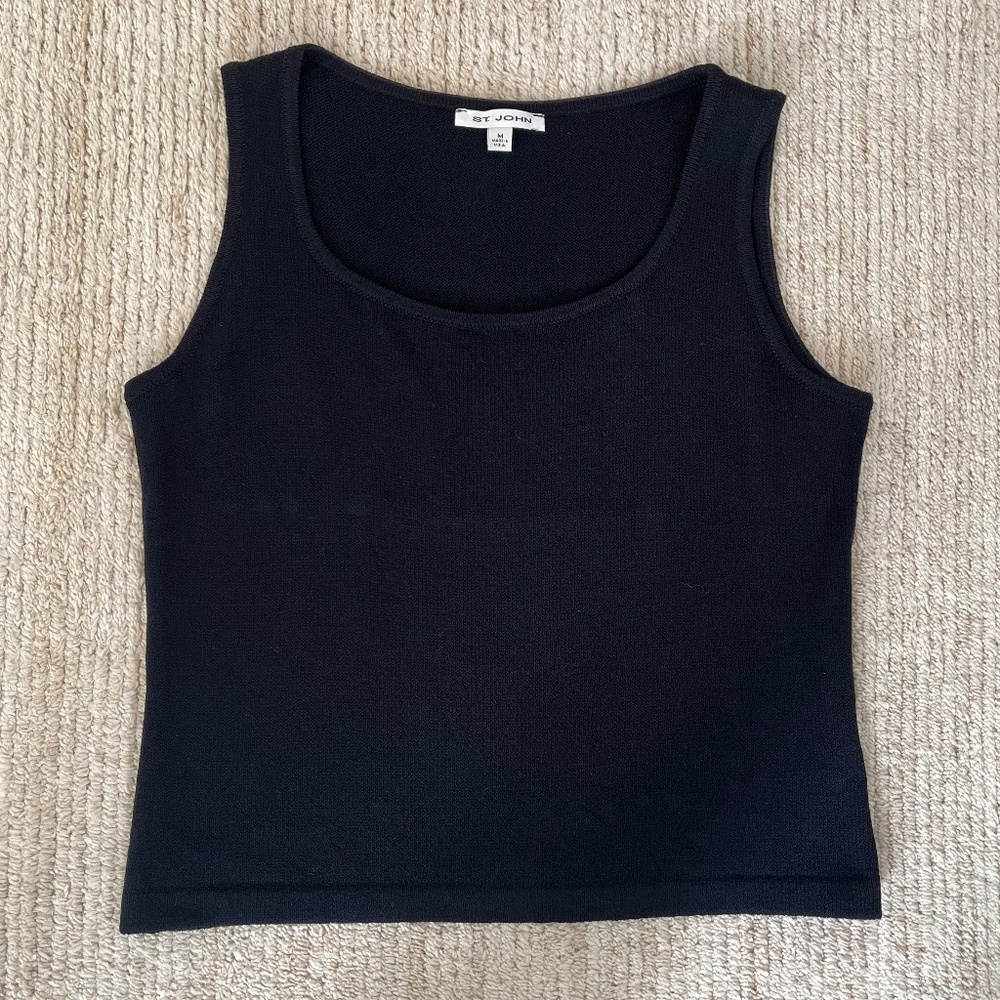 ST. JOHN Womens Black Santana Knit Tank Top Sweater Sz Medium EUC Scoop Neck USA